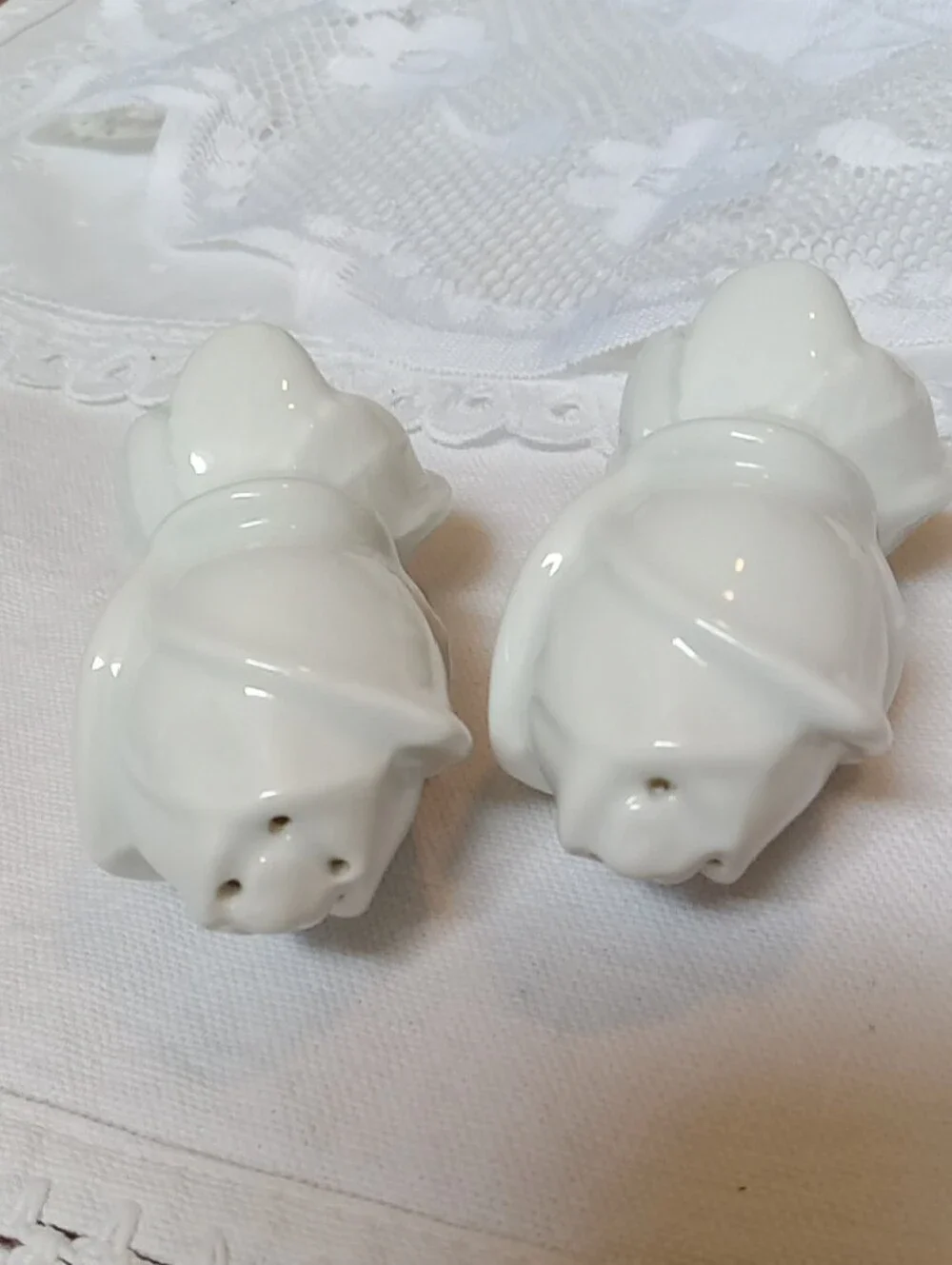 Golden Crown White Rose Salt & Pepper Shakers